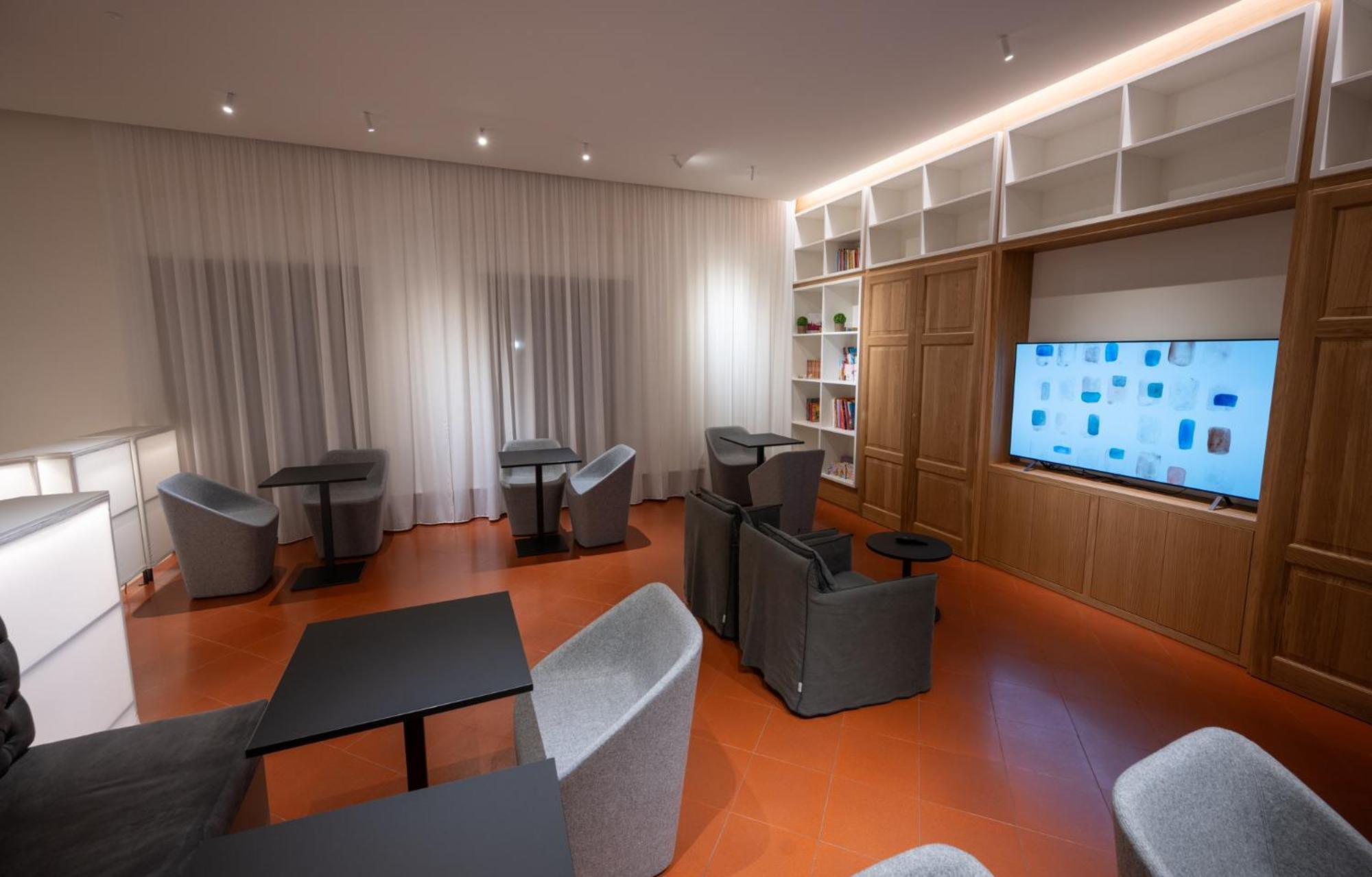 Hotel Moderno Ассизи Экстерьер фото
