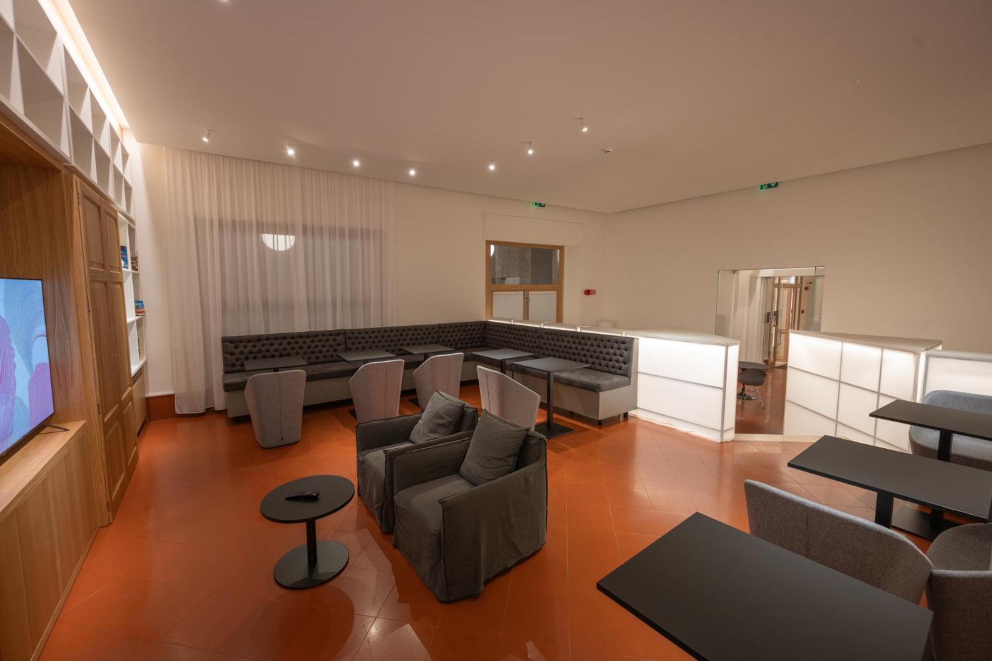 Hotel Moderno Ассизи Экстерьер фото