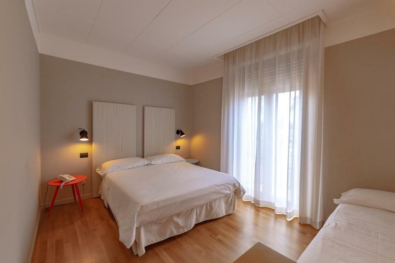 Hotel Moderno Ассизи Экстерьер фото