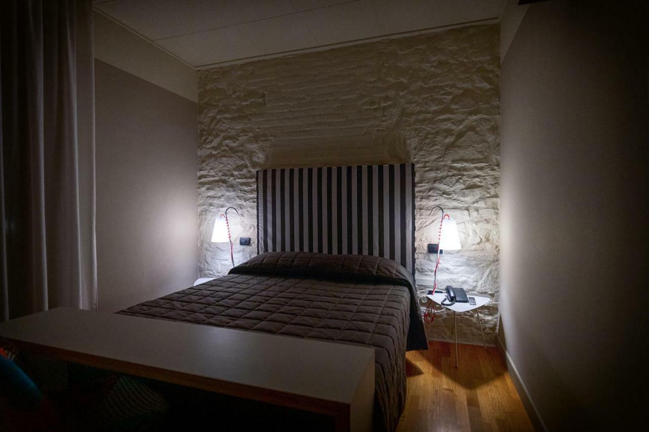Hotel Moderno Ассизи Экстерьер фото